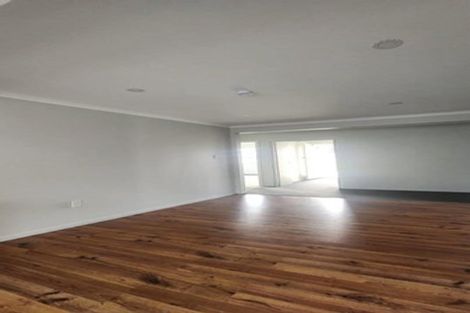 Photo of property in 8 Martin Road, Manurewa, Auckland, 2102