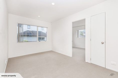 Photo of property in 22 Terrasini Drive, Flat Bush, Auckland, 2019