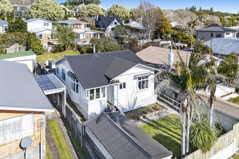 Photo of property in 100 Lemon Street, New Plymouth, 4312