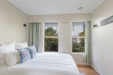 Photo of property in 96 Churton Drive, Churton Park, Wellington, 6037