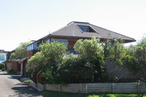 Photo of property in 2/36 Beach Road, Castor Bay, Auckland, 0620