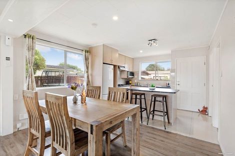 Photo of property in 27 Sandrine Avenue, Clover Park, Auckland, 2019