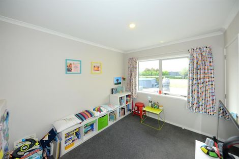 Photo of property in 7 Raymond Place, West Melton, 7618