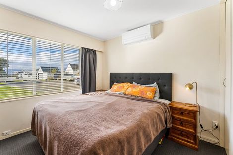 Photo of property in 2 Cobar Close, Maupuia, Wellington, 6022