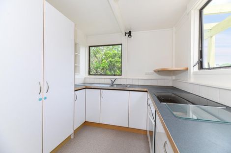 Photo of property in 2/30 Glen Vista Place, Bayview, Auckland, 0629