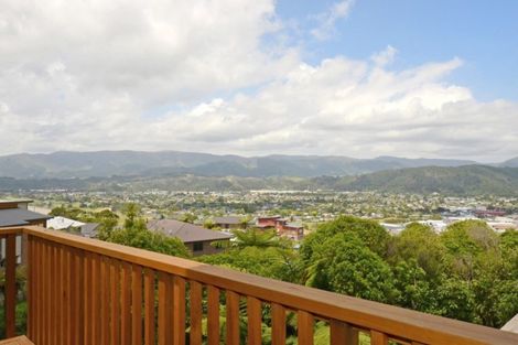 Photo of property in 15 Swain Grove, Riverstone Terraces, Upper Hutt, 5018