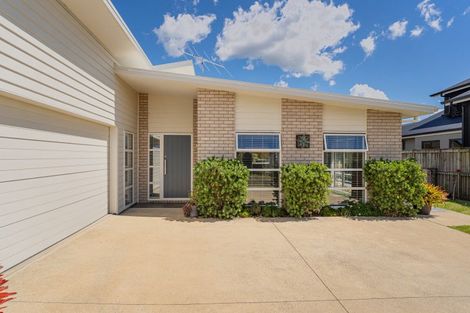 Photo of property in 16 Leeward Drive, Whitianga, 3510