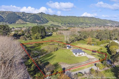 Photo of property in 105 Peka Peka Road, Peka Peka, Waikanae, 5391