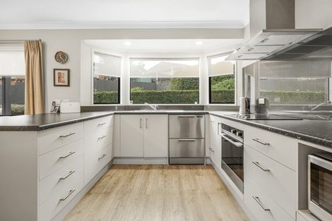 Photo of property in 5 Dallinger Street, St Andrews, Hamilton, 3200