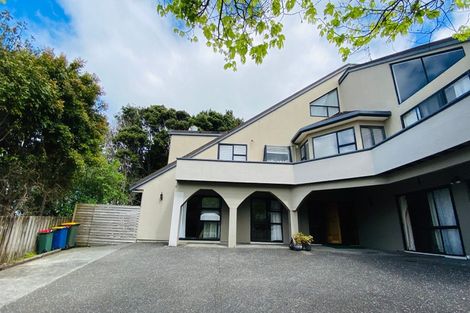 Photo of property in 211 Chelsea View Drive, Chatswood, Auckland, 0626