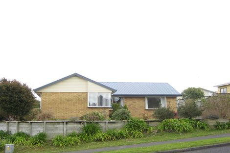 Photo of property in 42 Poplar Grove, Whalers Gate, New Plymouth, 4310
