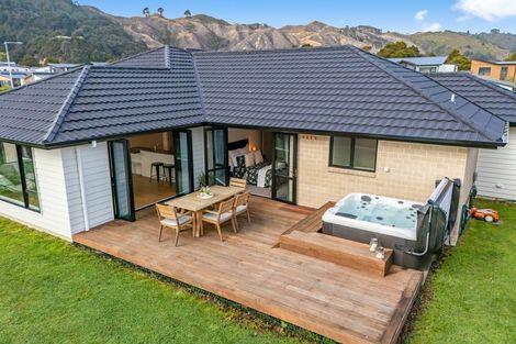Photo of property in 79 Mawai Hakona Drive, Wallaceville, Upper Hutt, 5018