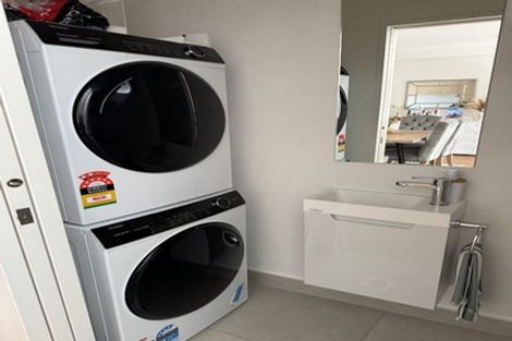 Photo of property in 11 Mahalo Avenue, Wiri, Auckland, 2104