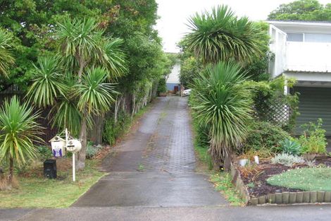 Photo of property in 2/56 Lavery Place, Sunnynook, Auckland, 0632