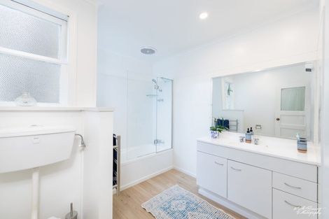 Photo of property in 5 Hodgins Grove, Naenae, Lower Hutt, 5011