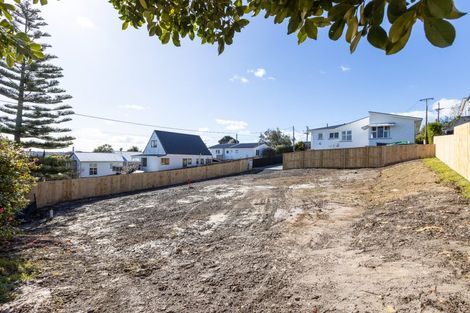 Photo of property in 31a Kia Ora Road, Beach Haven, Auckland, 0626