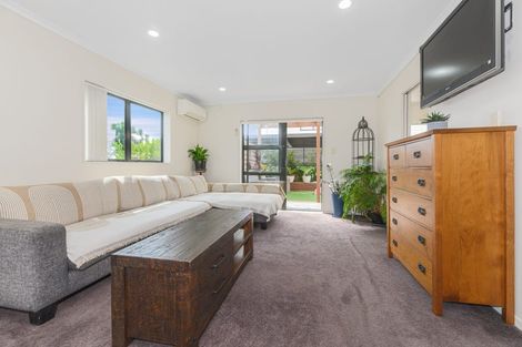 Photo of property in 1/15 Harbour View Road, Te Atatu Peninsula, Auckland, 0610