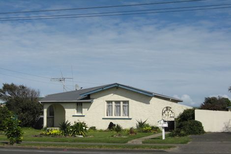 Photo of property in 43 Cornfoot Street, Castlecliff, Whanganui, 4501