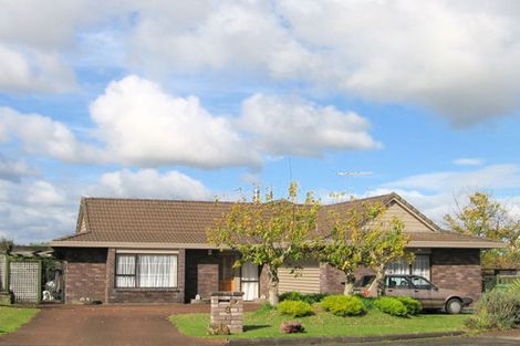 Photo of property in 9 Camira Place, Botany Downs, Auckland, 2010