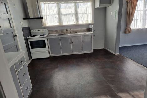 Photo of property in 9 Waiohua Road, Greenlane, Auckland, 1061