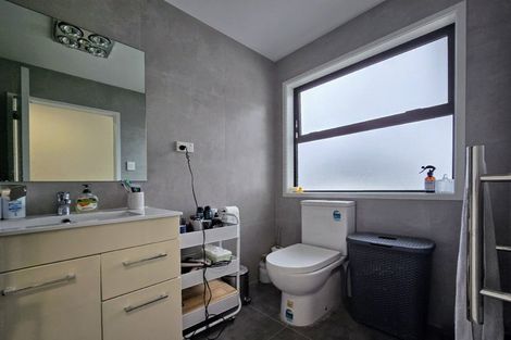 Photo of property in 7c Gulf Crest, Bucklands Beach, Auckland, 2012