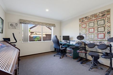 Photo of property in 76 Hillcrest Road North, Raumati Beach, Paraparaumu, 5032