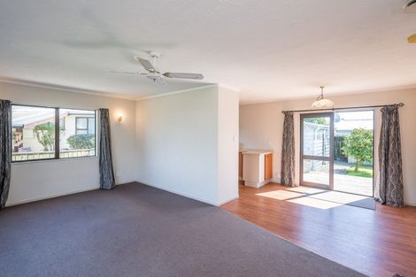 Photo of property in 4 Broadbelt Grove, Levin, 5510
