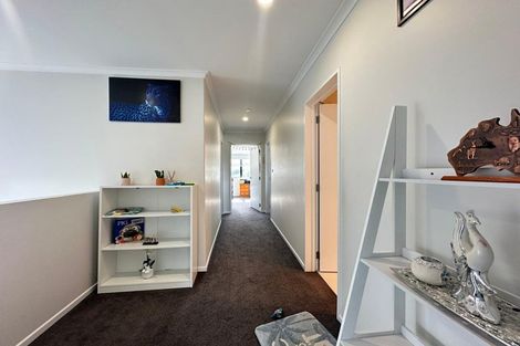 Photo of property in 18 Noia Way, Karaka, Papakura, 2113