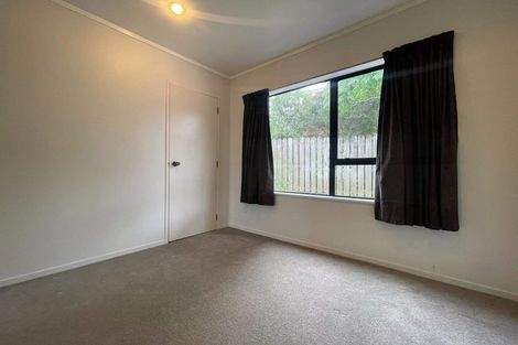 Photo of property in 6 Thalia Place, Totara Vale, Auckland, 0629