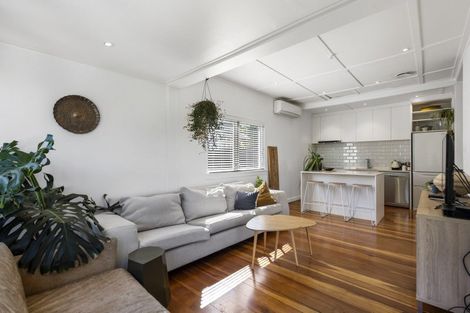 Photo of property in 1018 Great North Road, Point Chevalier, Auckland, 1022