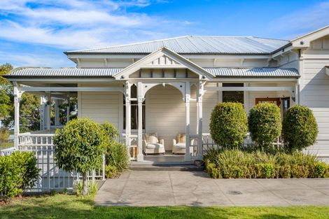 Photo of property in 6 Thompson Road, Bluff Hill, Napier, 4110