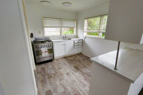 Photo of property in 2/28 Windy Ridge Road, Glenfield, Auckland, 0629