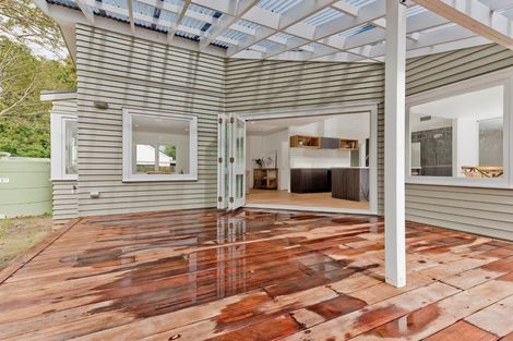 Photo of property in 51 Cambridge Road, Riverhead, 0820