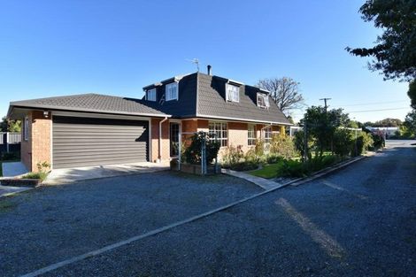 Photo of property in 32 Main North Road, Woodend, 7610