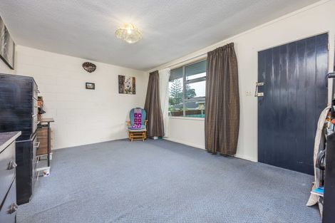 Photo of property in 2/81 Seabrook Avenue, New Lynn, Auckland, 0600