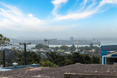 Photo of property in 1/241 Hinemoa Street, Birkenhead, Auckland, 0626