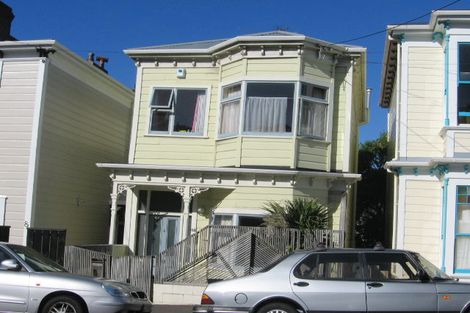 Photo of property in 82 Roxburgh Street, Mount Victoria, Wellington, 6011
