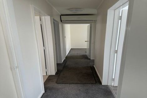 Photo of property in 1/9 Santiago Crescent, Unsworth Heights, Auckland, 0632