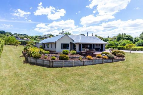 Photo of property in 400 Gillespie Place, Acacia Bay, Taupo, 3385