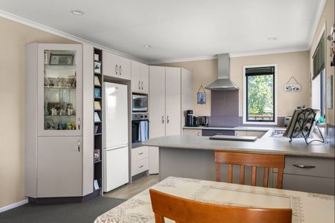 Photo of property in 24 Leon Street, Riverdale, Gisborne, 4010