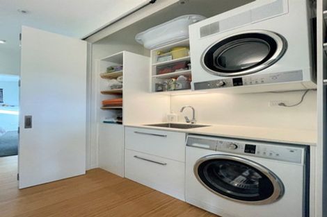 Photo of property in 137a Nevay Road, Miramar, Wellington, 6022