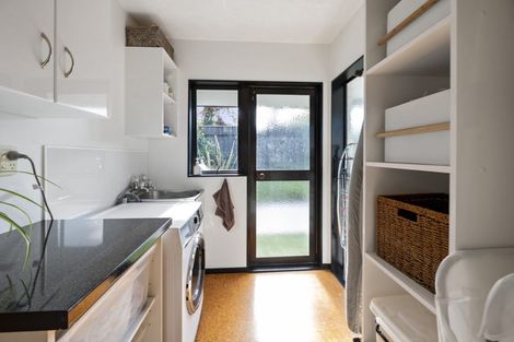 Photo of property in 39b Grand Vue Road, Kawaha Point, Rotorua, 3010