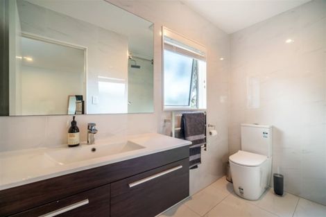 Photo of property in 13a Ensign Place, Hillcrest, Auckland, 0627