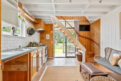 Photo of property in 1042 Ngunguru Road, Kiripaka, Whangarei, 0173