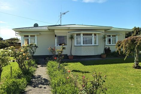 Photo of property in 11 Darlington Street, Ngatea, 3503