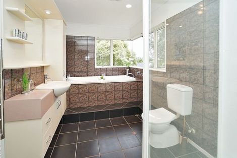 Photo of property in 52 Greenfield Drive, Western Heights, Hamilton, 3200