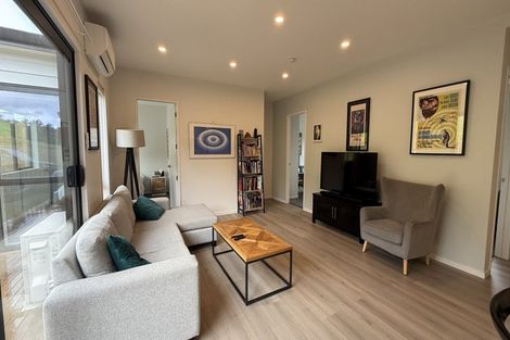 Photo of property in 6 Whenuateitei Crescent, Stanmore Bay, Whangaparaoa, 0932