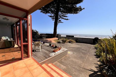 Photo of property in 2/33 Beach Road, Paekakariki, 5034