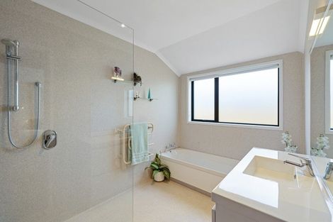 Photo of property in 4 David Street, Westown, New Plymouth, 4310