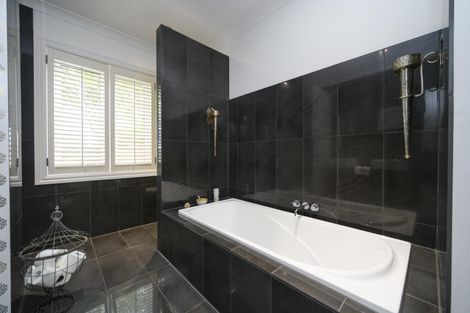 Photo of property in 6 Carlton Avenue, Palmerston North, 4414